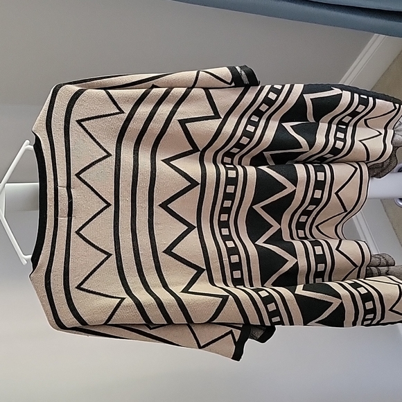 Maddison Small Top - Picture 3 of 3